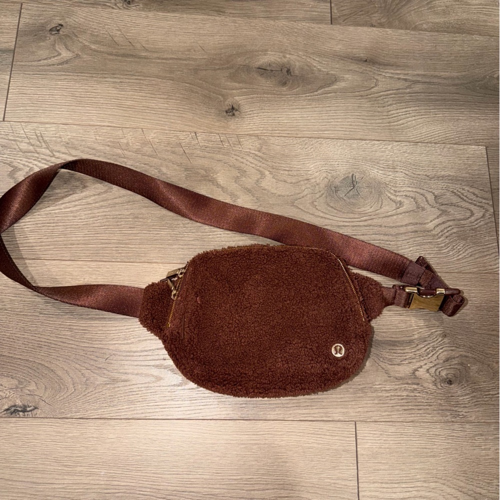 Lululemon Everywhere Fleece Belt Bag